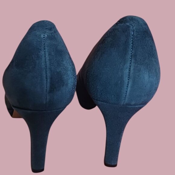 Clarks Artisan Cobalt Blue Suede Pumps With 3-Inch Heel Size 7M - Picture 2 of 16